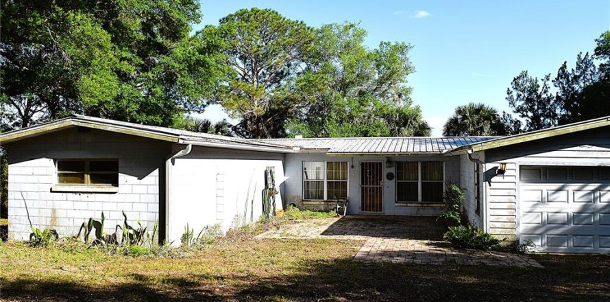 Villa ou maison à Deltona, Floride 3 chambres, 132.48 m2 № 2092514