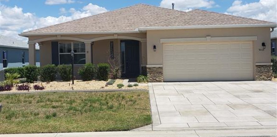 House in Ocala, Florida 2 bedrooms, 196.77 sq.m. № 2203011