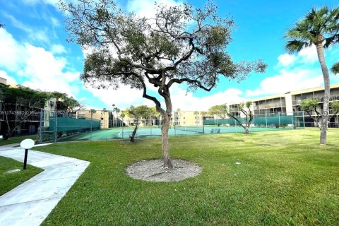 Купить кондоминиум в Майами, Флорида 3 спальни, 120.77м2, № 1958151 - фото 24