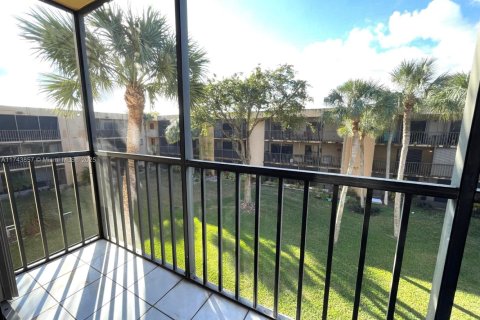 Купить кондоминиум в Майами, Флорида 3 спальни, 120.77м2, № 1958151 - фото 2