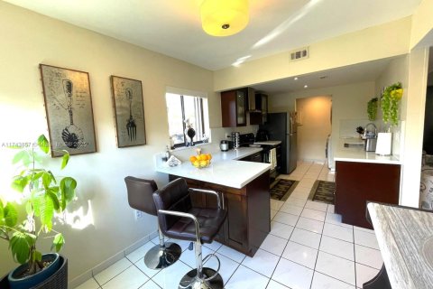 Купить кондоминиум в Майами, Флорида 3 спальни, 120.77м2, № 1958151 - фото 5