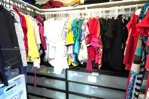 Купить кондоминиум в Майами, Флорида 3 спальни, 120.77м2, № 1958151 - фото 21