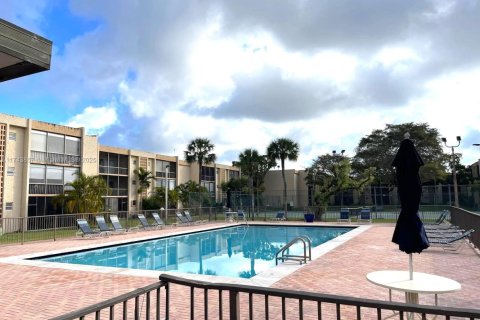 Купить кондоминиум в Майами, Флорида 3 спальни, 120.77м2, № 1958151 - фото 23