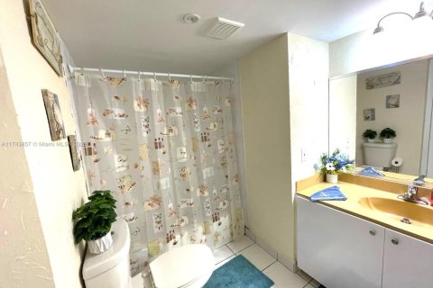 Купить кондоминиум в Майами, Флорида 3 спальни, 120.77м2, № 1958151 - фото 14