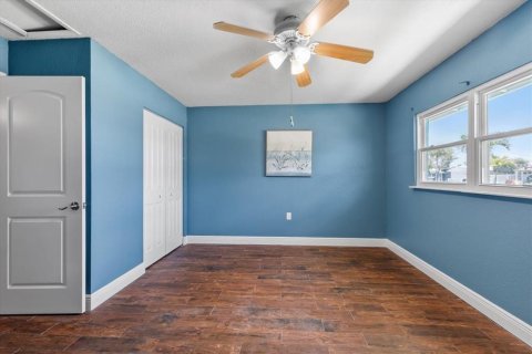 House in New Port Richey, Florida 3 bedrooms, 116.69 sq.m. № 1759877 - photo 19