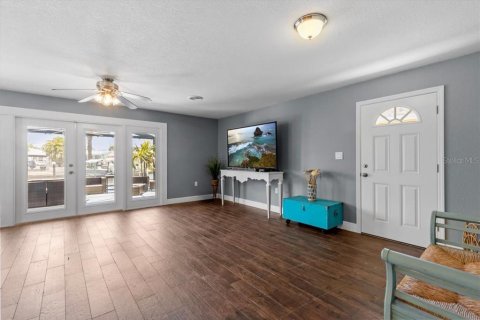House in New Port Richey, Florida 3 bedrooms, 116.69 sq.m. № 1759877 - photo 3