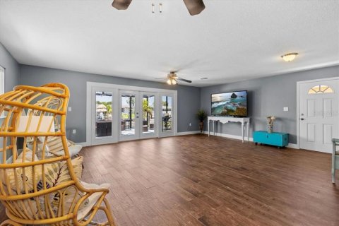 House in New Port Richey, Florida 3 bedrooms, 116.69 sq.m. № 1759877 - photo 11