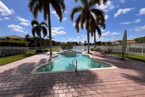 Casa en venta en Royal Palm Beach, Florida, 5 dormitorios № 2002657 - foto 13