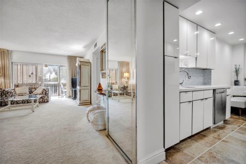 Condominio en venta en Hollywood, Florida, 1 dormitorio, 78.41 m2 № 2003961 - foto 9