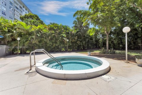 Condominio en venta en Hollywood, Florida, 1 dormitorio, 78.41 m2 № 2003961 - foto 26