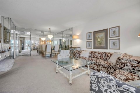 Condominio en venta en Hollywood, Florida, 1 dormitorio, 78.41 m2 № 2003961 - foto 3
