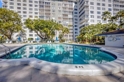 Condominio en venta en Hollywood, Florida, 1 dormitorio, 78.41 m2 № 2003961 - foto 25