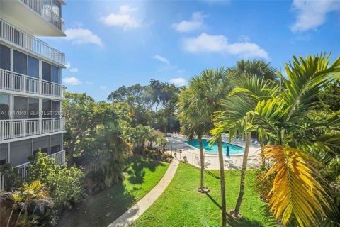 Condominio en venta en Hollywood, Florida, 1 dormitorio, 78.41 m2 № 2003961 - foto 20