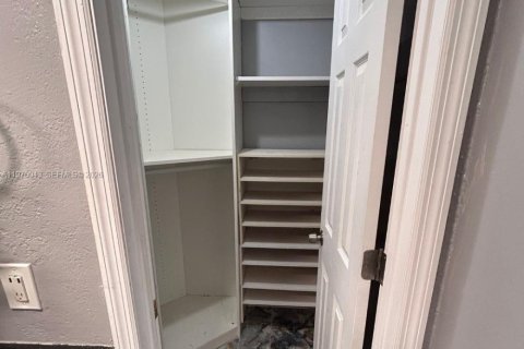 House in Pompano Beach, Florida 3 bedrooms, 115.01 sq.m. № 2030825 - photo 18