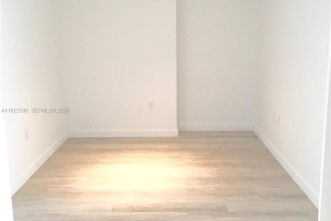 Copropriété à louer à Miami, Floride: 1 chambre, 76.74 m2 № 1976688 - photo 8