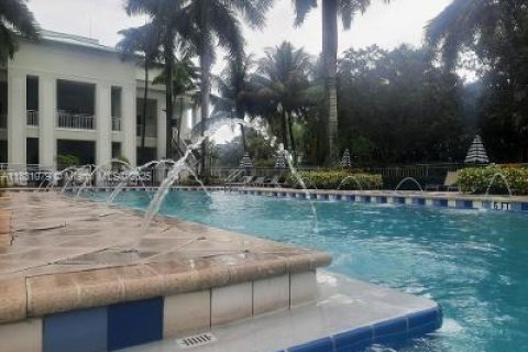 Condo in Doral, Florida, 1 bedroom  № 1807712 - photo 10