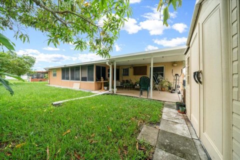 House in Orlando, Florida 4 bedrooms, 143.07 sq.m. № 1842027 - photo 23
