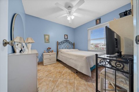 House in Orlando, Florida 4 bedrooms, 143.07 sq.m. № 1842027 - photo 14