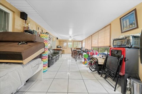 House in Orlando, Florida 4 bedrooms, 143.07 sq.m. № 1842027 - photo 18