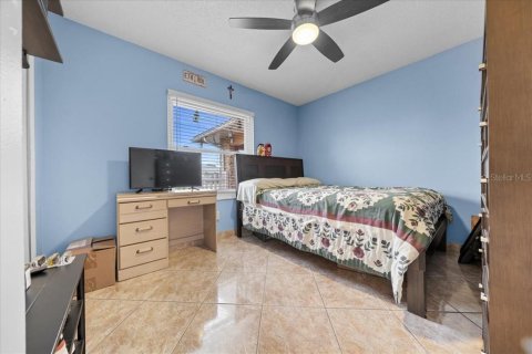 House in Orlando, Florida 4 bedrooms, 143.07 sq.m. № 1842027 - photo 15