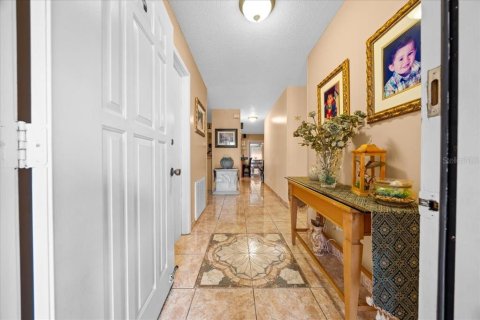 House in Orlando, Florida 4 bedrooms, 143.07 sq.m. № 1842027 - photo 3