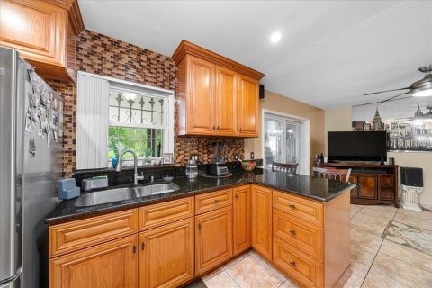 House in Orlando, Florida 4 bedrooms, 143.07 sq.m. № 1842027 - photo 6