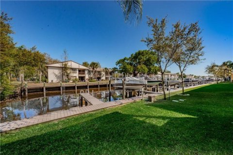 Townhouse in Tarpon Springs, Florida 3 bedrooms, 169.83 sq.m. № 1820898 - photo 6