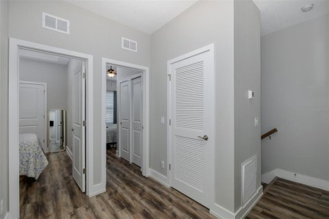 Townhouse in Tarpon Springs, Florida 3 bedrooms, 169.83 sq.m. № 1820898 - photo 23