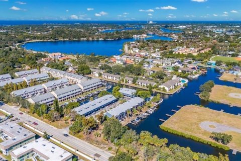 Townhouse in Tarpon Springs, Florida 3 bedrooms, 169.83 sq.m. № 1820898 - photo 8