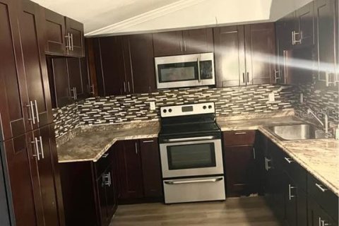 Villa ou maison à louer à Tampa, Floride: 4 chambres, 142.42 m2 № 1906686 - photo 4