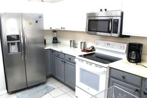 House in Kissimmee, Florida 4 bedrooms, 167.04 sq.m. № 2428868 - photo 8