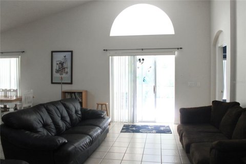 House in Kissimmee, Florida 4 bedrooms, 167.04 sq.m. № 2428868 - photo 27