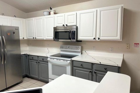 House in Kissimmee, Florida 4 bedrooms, 167.04 sq.m. № 2428868 - photo 4