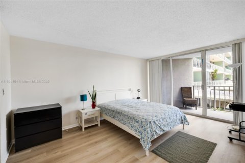 Copropriété à vendre à North Bay Village, Floride: 2 chambres, 95.69 m2 № 1950399 - photo 17