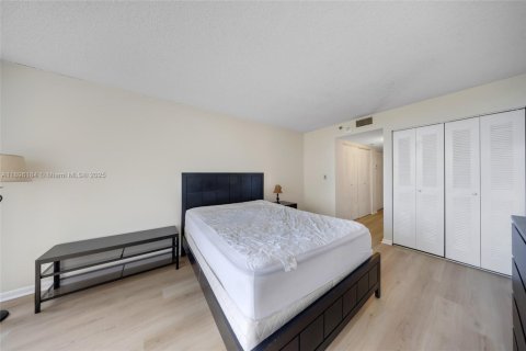 Copropriété à vendre à North Bay Village, Floride: 2 chambres, 95.69 m2 № 1950399 - photo 21