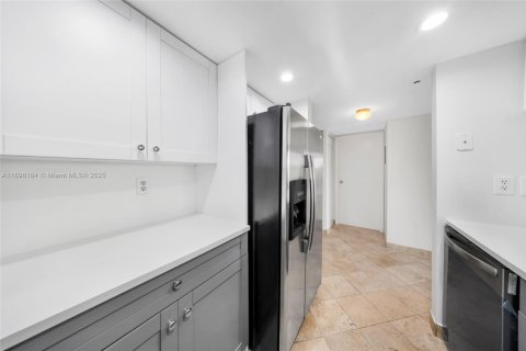 Copropriété à vendre à North Bay Village, Floride: 2 chambres, 95.69 m2 № 1950399 - photo 15