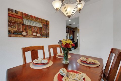 House in Lakeland, Florida 4 bedrooms, 216.83 sq.m. № 1865872 - photo 5