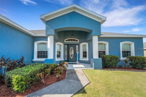 House in Lakeland, Florida 4 bedrooms, 216.83 sq.m. № 1865872 - photo 2