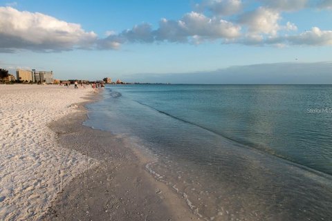Condominio en alquiler en Saint Pete Beach, Florida, 2 dormitorios, 109.62 m2 № 1916432 - foto 28
