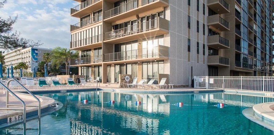 Condominio en Saint Pete Beach, Florida, 2 dormitorios № 1916432