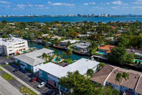 Commercial property in Miami Shores, Florida № 1860516 - photo 4