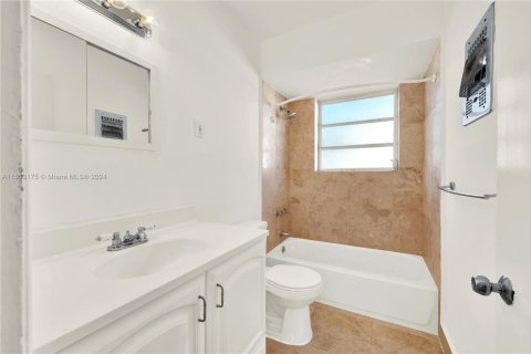 Commercial property in Miami Shores, Florida № 1860516 - photo 9