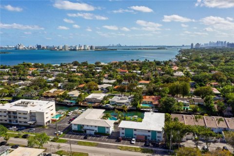 Commercial property in Miami Shores, Florida № 1860516 - photo 13