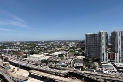Condo in Miami, Florida № 2171518 - photo 2