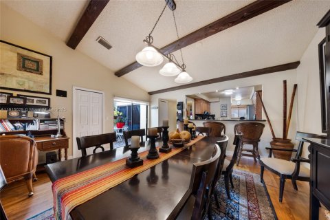 Villa ou maison à vendre à Weston, Floride: 3 chambres, 170.57 m2 № 1971532 - photo 6