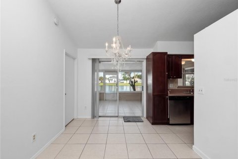 House in Kissimmee, Florida 3 bedrooms, 130.43 sq.m. № 1883039 - photo 10