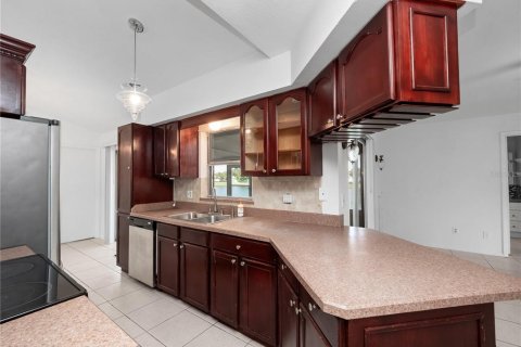 House in Kissimmee, Florida 3 bedrooms, 130.43 sq.m. № 1883039 - photo 4