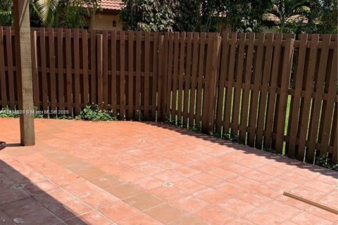 Снять в аренду виллу или дом в Майами, Флорида 3 спальни, 99.41м2, № 1956099 - фото 13