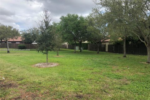 Снять в аренду виллу или дом в Майами, Флорида 3 спальни, 99.41м2, № 1956099 - фото 18