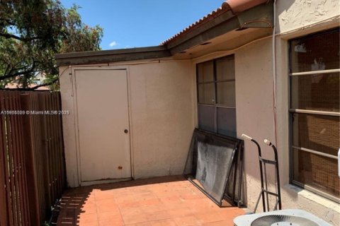 Снять в аренду виллу или дом в Майами, Флорида 3 спальни, 99.41м2, № 1956099 - фото 15